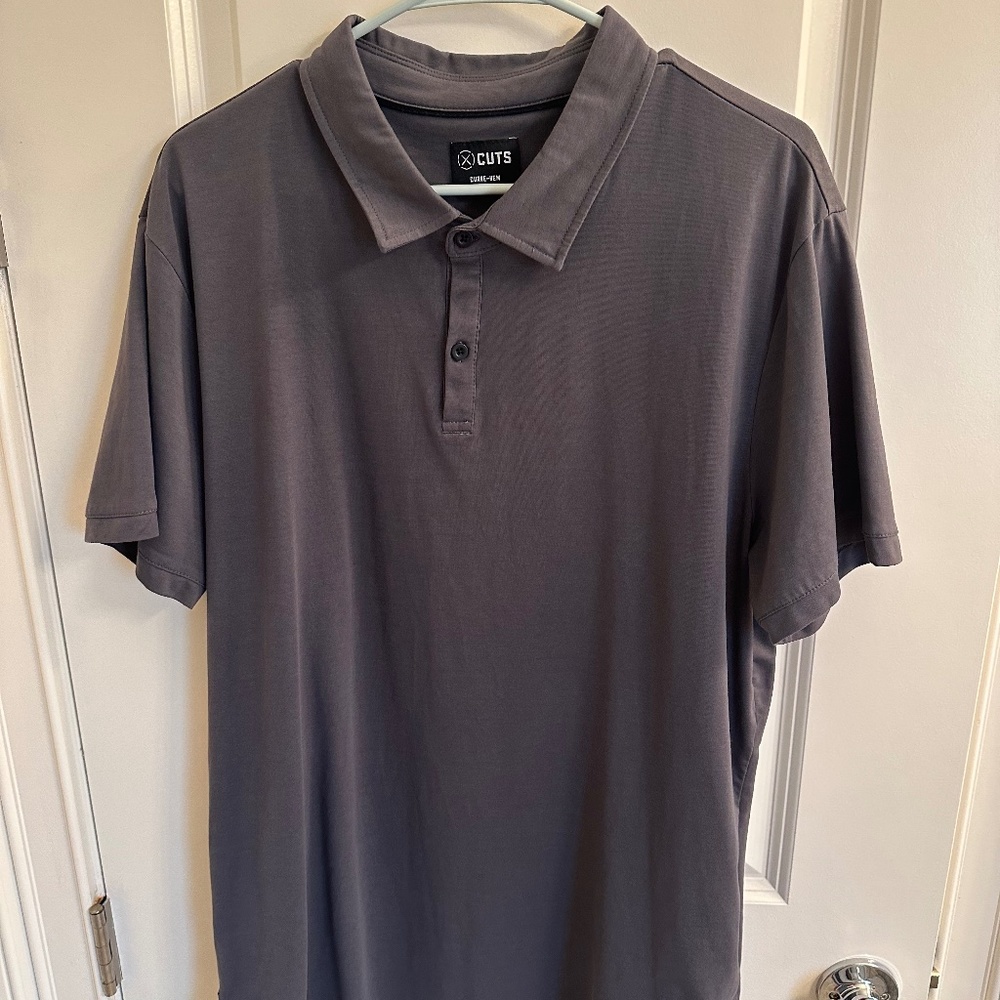 Cuts Clothing Curve Hem AO Polo Shirt, Size XXL, in Dark Gray/Asphalt